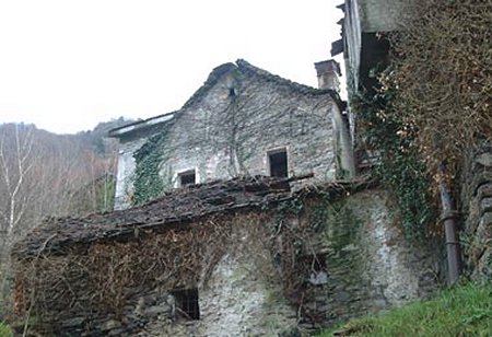Castello Visconteo (casa Ferrari) Beura Cardezza