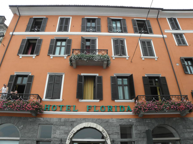 Scopri di più sull'articolo Hotel in centro ad Arona