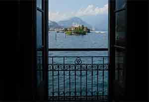 Camera d’albergo con vista sul Lago Maggiore
